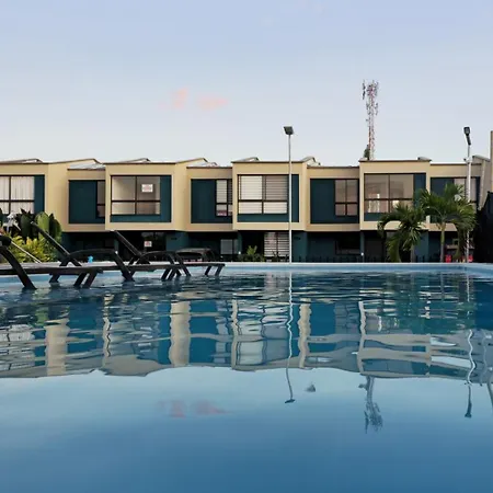 Casa Privada Vacacional A 2M Del Aeropuerto Eden, 20M Del Parque Del Cafe Y Armenia Tiene Piscina, Jacuzzi, Sauna By Molca Xperiences La Tebaida Exterior photo
